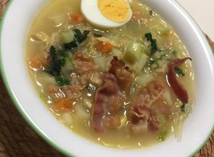 Una foto de Rafen, o fideos de arroz estilo Ramen