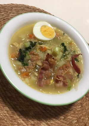 Una foto de Rafen, o fideos de arroz estilo Ramen