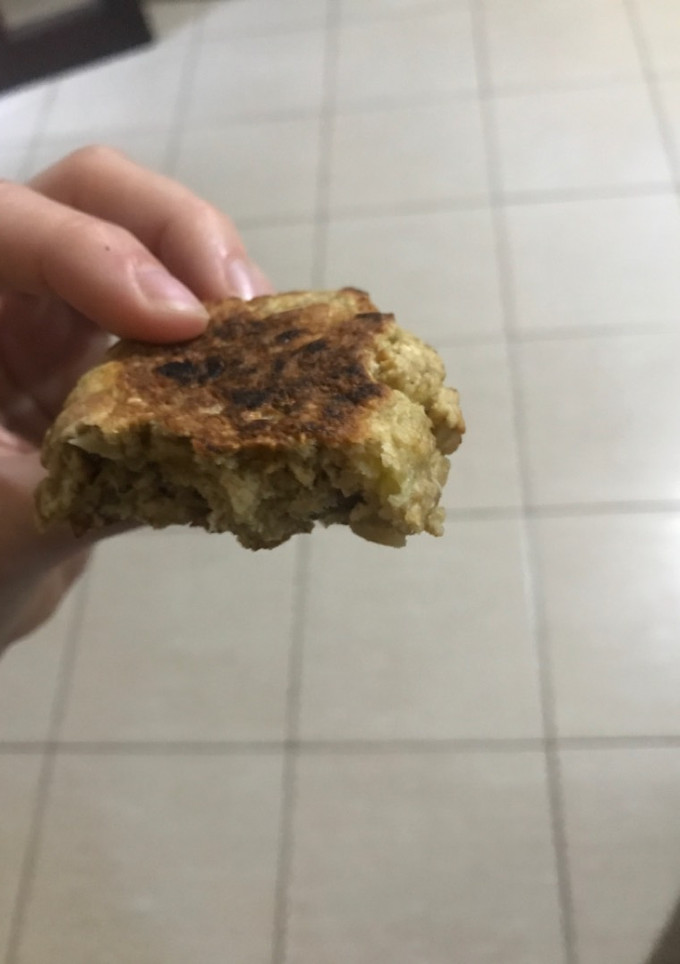 Una foto de Galletas saludables de granola y banana muy ricas