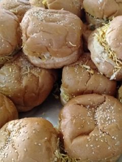 કચ્છી દાબેલી (Kutchi Dabeli Recipe In Gujarati) રેસીપી મુખ્ય ફોટો