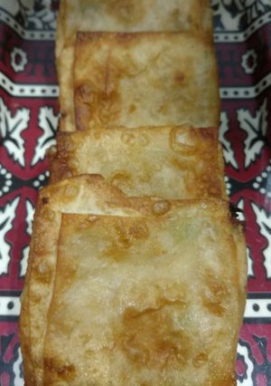 A picture of Chinese box patties 💓.