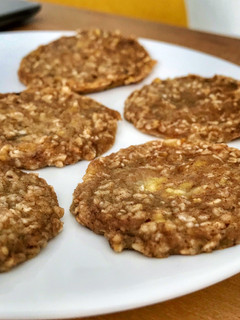 Una foto de Galletas de avena y plátano en microondas