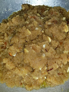 A picture of Rava sooji dry fruits halwa.