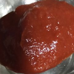 A picture of Tomato puree.