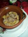 Lomo mechado horneado con perones amarillos, especias de cajún y sidra blanca