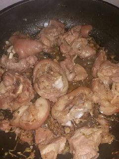 Hình của món Giò heo kho sả ớt.