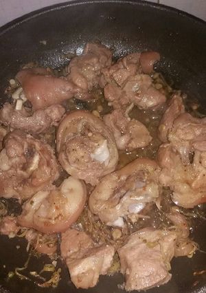 Hình của món Giò heo kho sả ớt.
