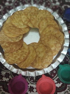 ફરસી પૂરી (Farsi Poori Recipe In Gujarati) રેસીપી મુખ્ય ફોટો