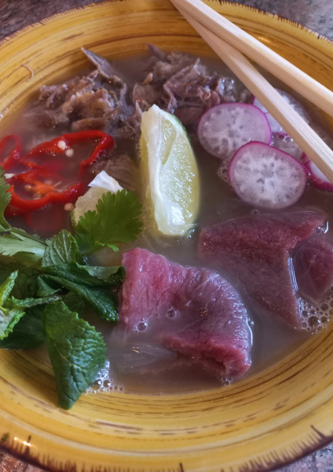Una foto de Sopa PHO Vietnamita 🇻🇳🍲