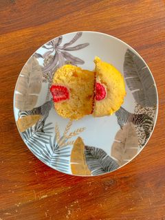 Une photo de Muffins aux pépites de chocolat blanc et cœur framboise