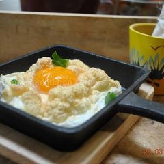 A picture of Cloud Eggs.