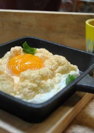 A picture of Cloud Eggs.