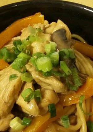 A picture of Chicken Lo Mein.
