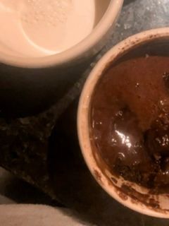 Foto de Bolo na Caneca de Chocolate