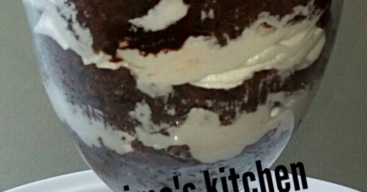 Chocolate cake parfait Recipe by karima's Kitchen Cookpad