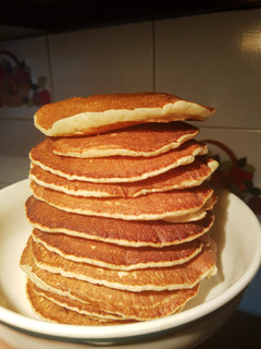 Una foto de Hot cakes deliciosos sin leche