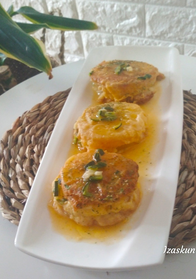 Una foto de Patatas a la importancia rellenas de bacalao