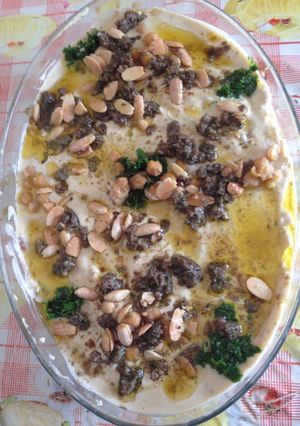 A picture of Hummus Fatteh.