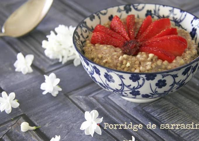 Porridge de sarrasin aux fraises