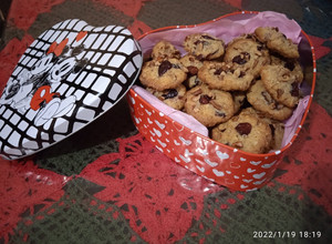 Una foto de Galletas de jengibre y canela con nuez y arándanos
