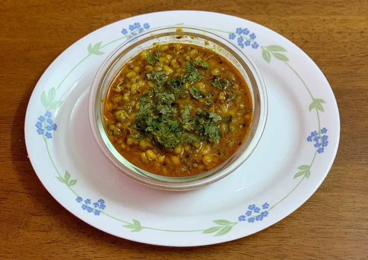 Recipe of Any-night-of-the-week Sprouted moth,moong curry
