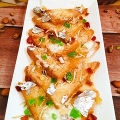 A picture of Shahi tukray.
