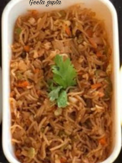 वेज फ्राइड राइस(veg fried rice recipe in hindi) रेसिपी मुख्य फोटो