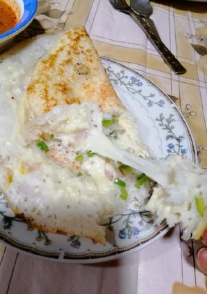 મોઝરેલા ચીઝ ઢોંસા (Mozzarella Cheese Dosa Recipe In Gujarati) રેસીપી મુખ્ય ફોટો