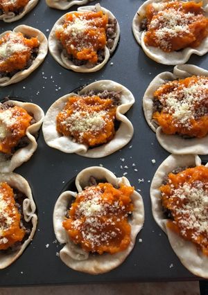 Una foto de Canastas de carne picada y calabaza