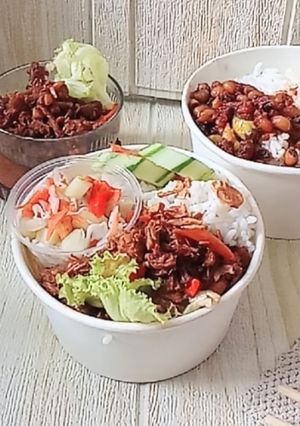 Foto resep Rice Bowl Daging Suwir Bumbu Kare