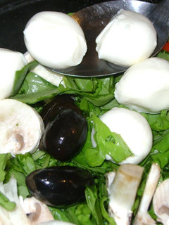 Una foto de Ensalada con boconccinos que enamoran