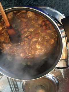 Una foto de Macarrones con salsa de setas y jamón