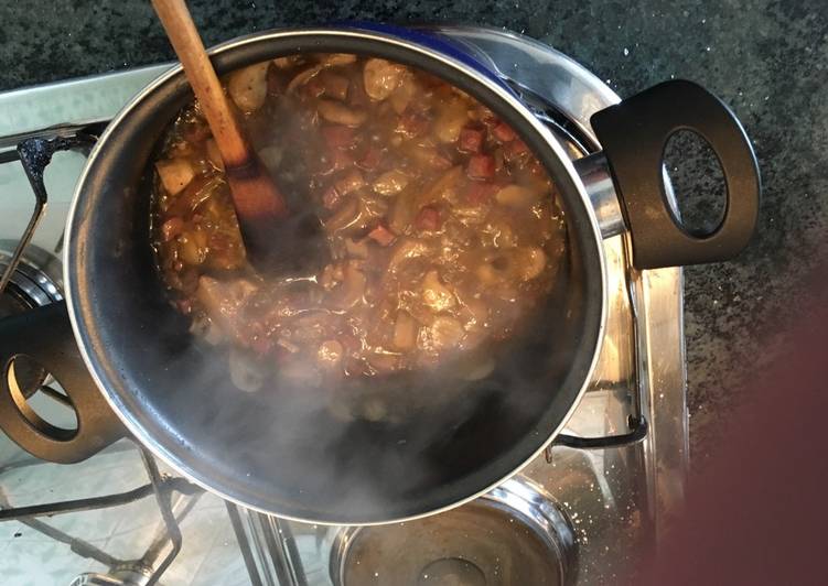 Macarrones con salsa de setas y jamón