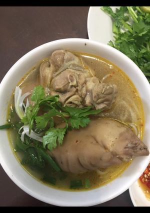 Hình của món Bún giò heo.
