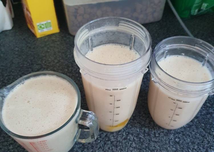 Simple Way to Prepare Super Quick Homemade Banana Almond Milk Smoothie