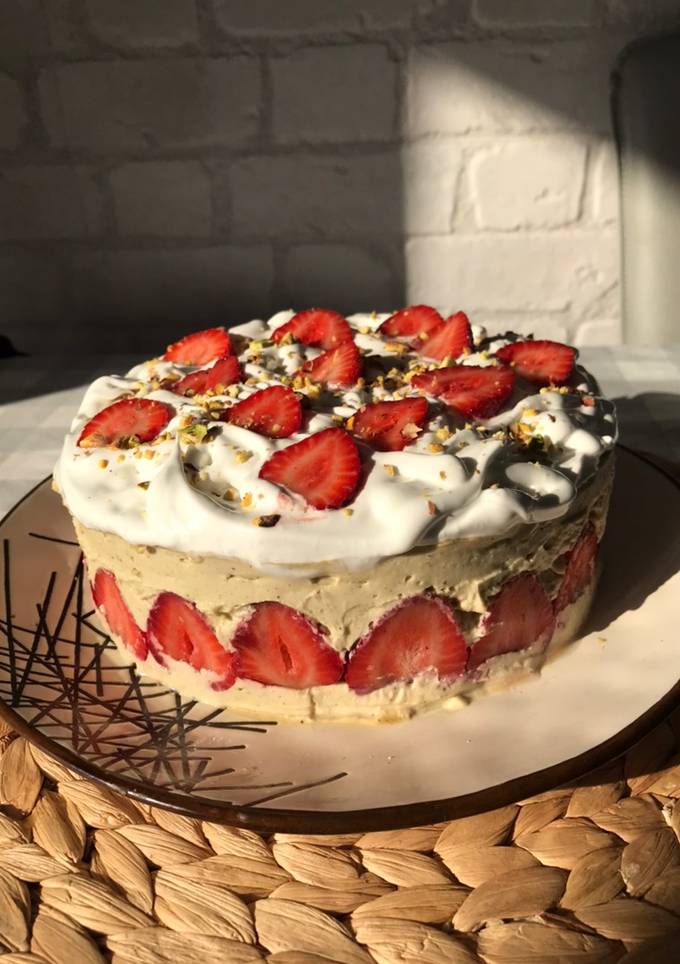 Торт "Фрезьє" з полуницею і фісташковим кремом🍓