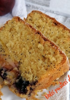 Foto di Plumcake alle pesche e mirtilli senza glutine