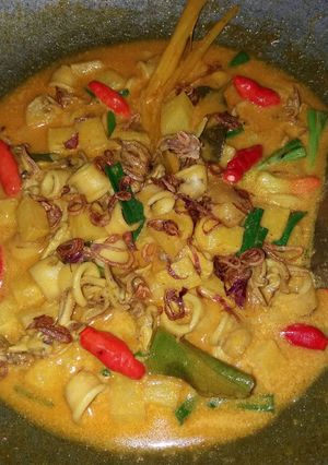 Foto resep Cumi Basah Kentang Santan Kuning