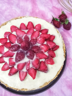 Foto resep Layered Strawberry Tart - No bake