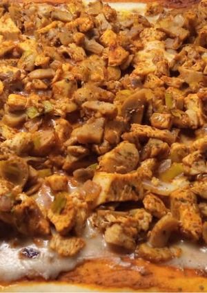 Una foto de Pizza de pollo