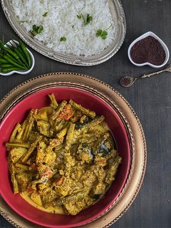 সরষে বাটায় সজনে ডাঁটা (Drumstick In Mustard Gravy Recipe In Bengali) রেসিপির প্রধান ছবি