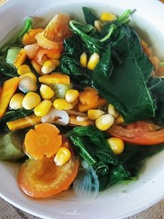 Foto resep Sayur bening bayam, wortel dan jagung manis nan segeeer