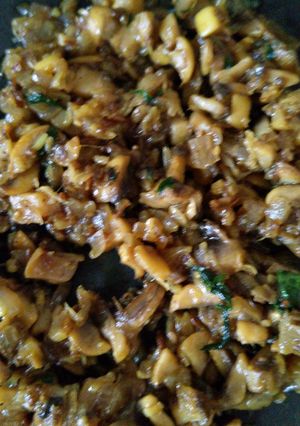 A picture of Mushroom masala curry.
