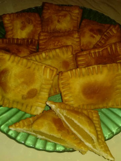 Una foto de Cuadraditos rellenos de dulce de batata