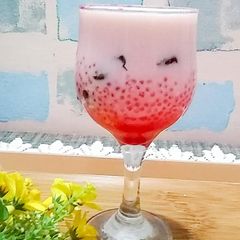 A picture of Sagudana drink🍷.