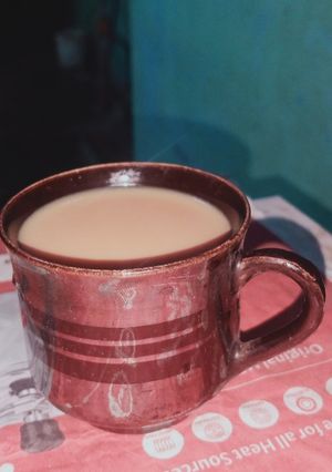 अदरक वाली कड़क चाय(Adrak wali kadak chai recipe in hindi) रेसिपी मुख्य फोटो