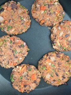 Foto de Hamburgueres de Feijão e Quinoa