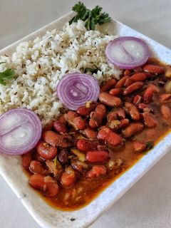 पंजाबी राजमा जीरा चावल (Punjabi rajma jeera chawal recipe in Hindi) रेसिपी मुख्य फोटो