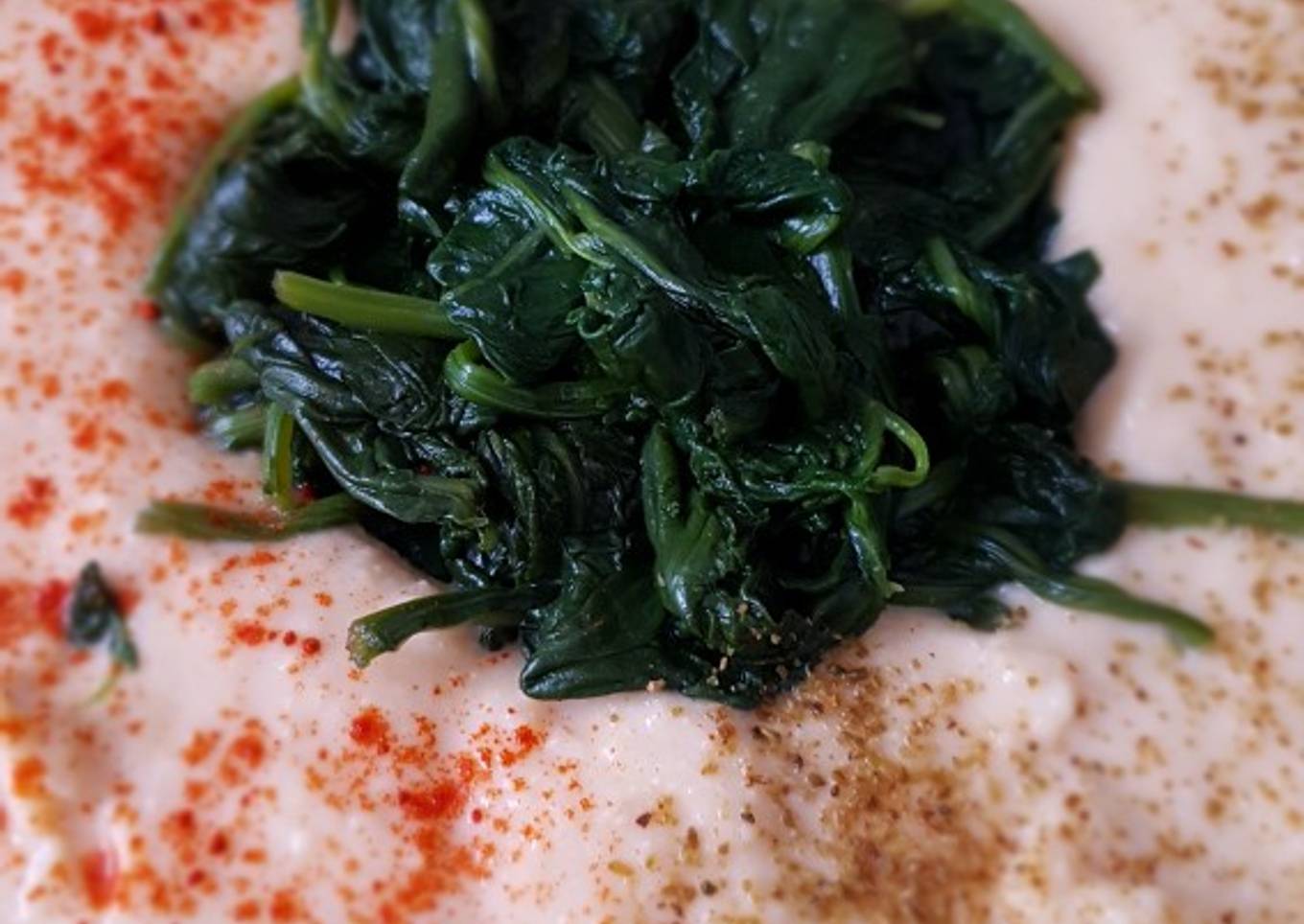 Hummus con espinacas