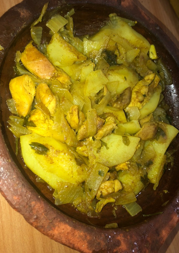 Una foto de Tajín de pollo con patatas (guiso)
